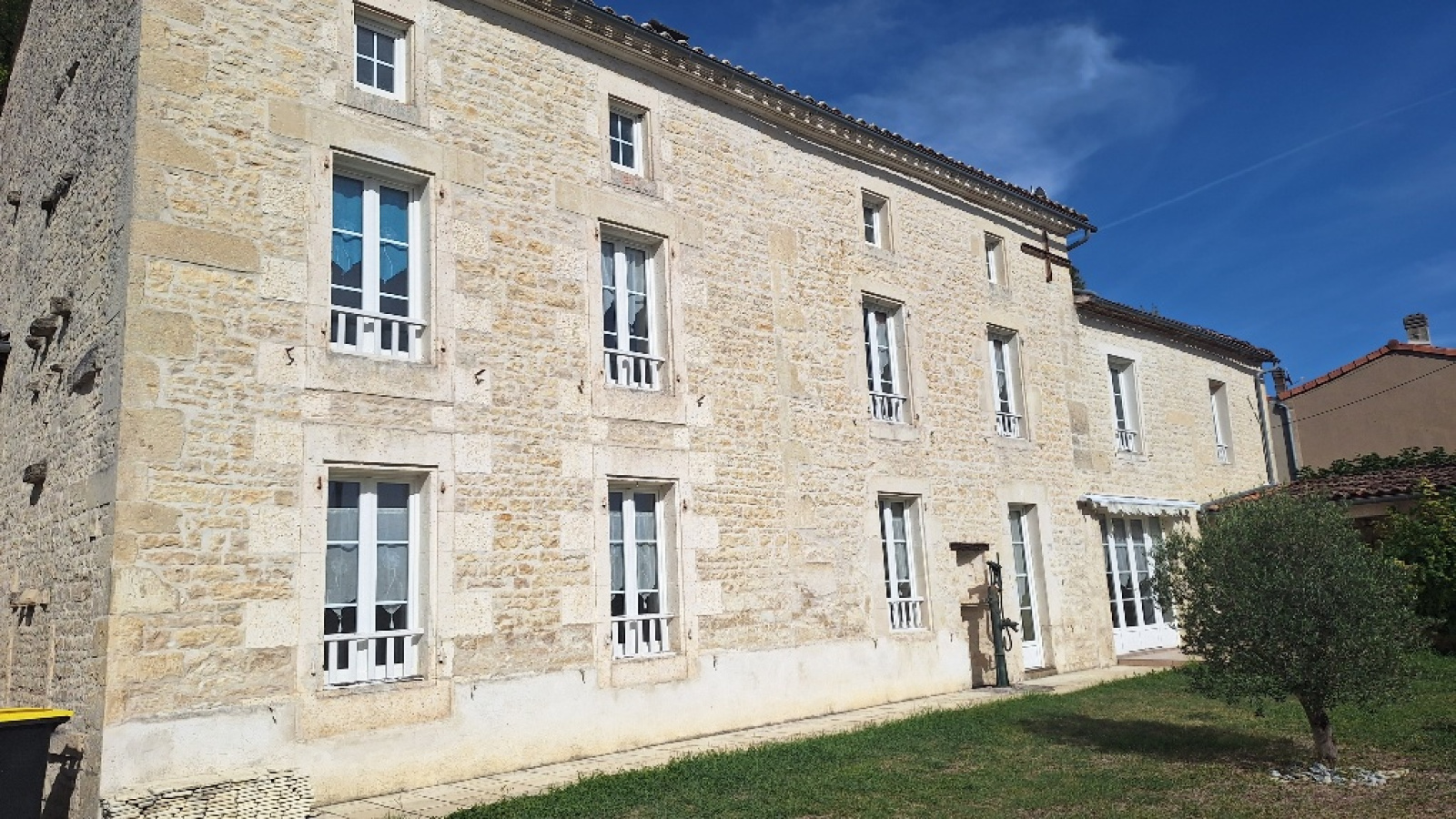 Maison 7 pièces 206 m² · à Vouharte · 206 m² · 294 000 €